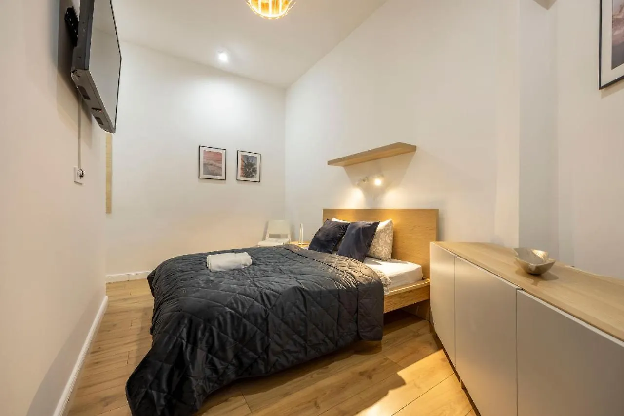 Central Grand Apartment With 5Bedrm 2Bathroom Budapest
