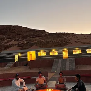 ***** Campo de lujo Wadi Camp Stars & Jeep Tour Jordania