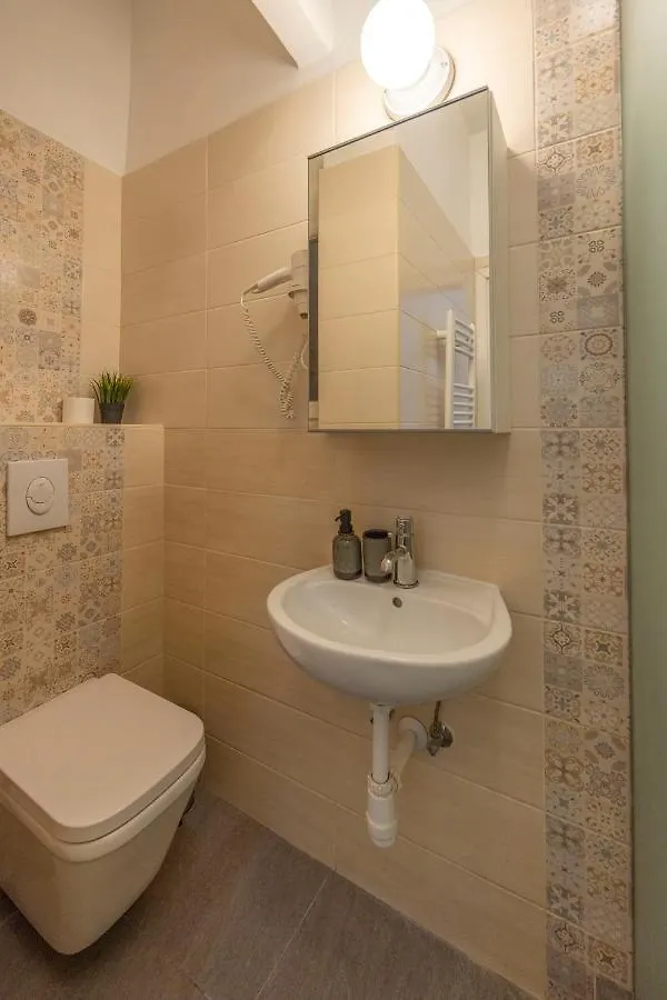 Central Grand Apartment With 5Bedrm 2Bathroom Budapest