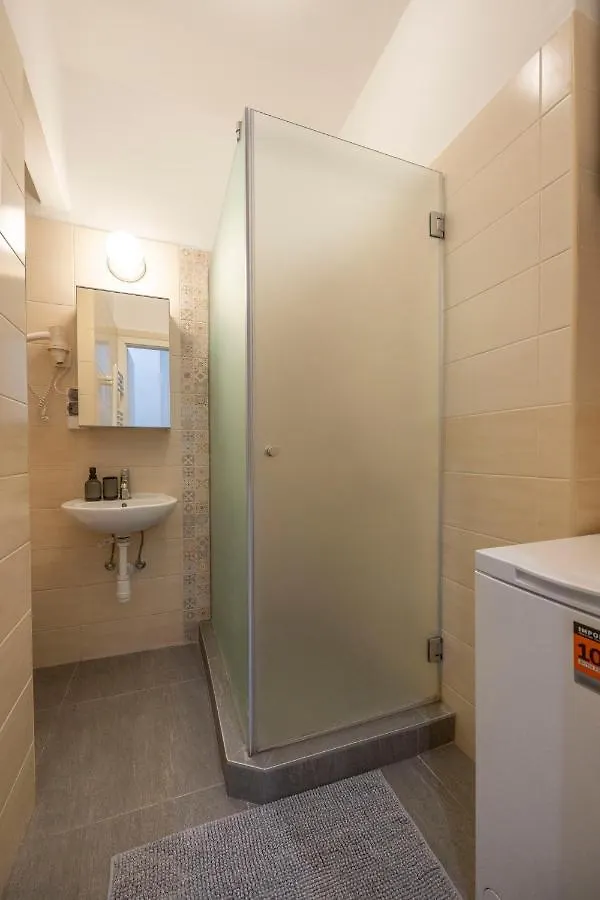 Central Grand Apartment With 5Bedrm 2Bathroom Budapest