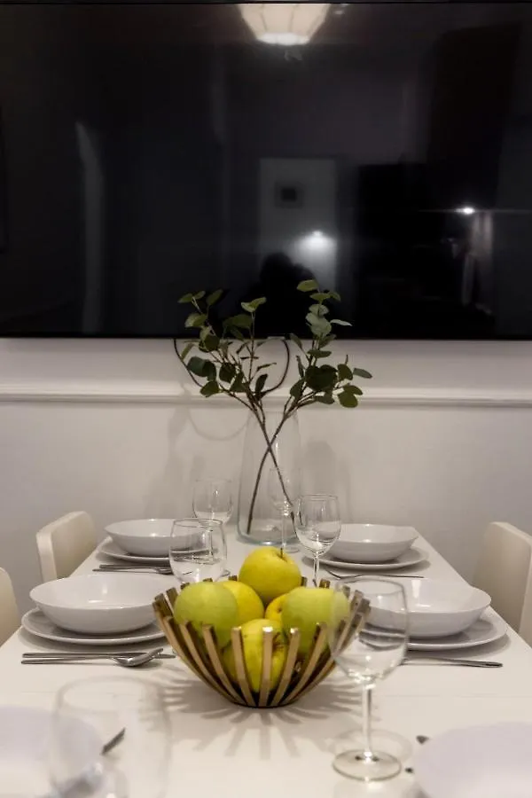 Central Grand Apartment With 5Bedrm 2Bathroom Budapest